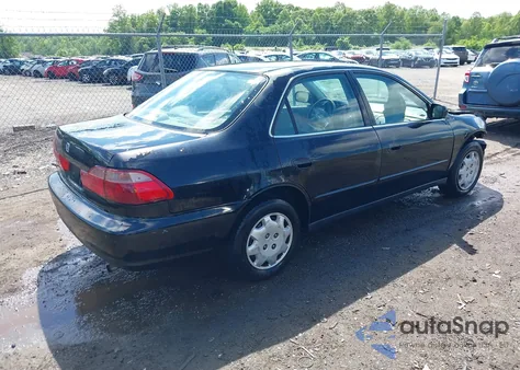 1998 Honda Accord Lx z USA, uszkodzony, nr VIN 1HGCG5646WA010729
